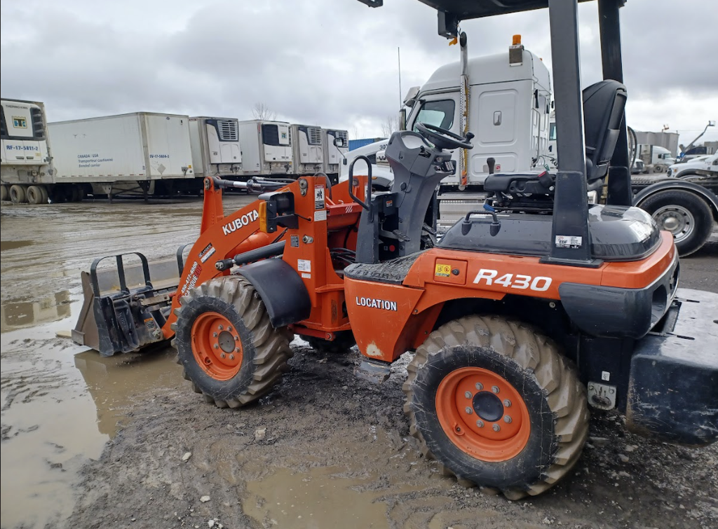 Kubota R430 Chargeur sur roue 8400 lbm